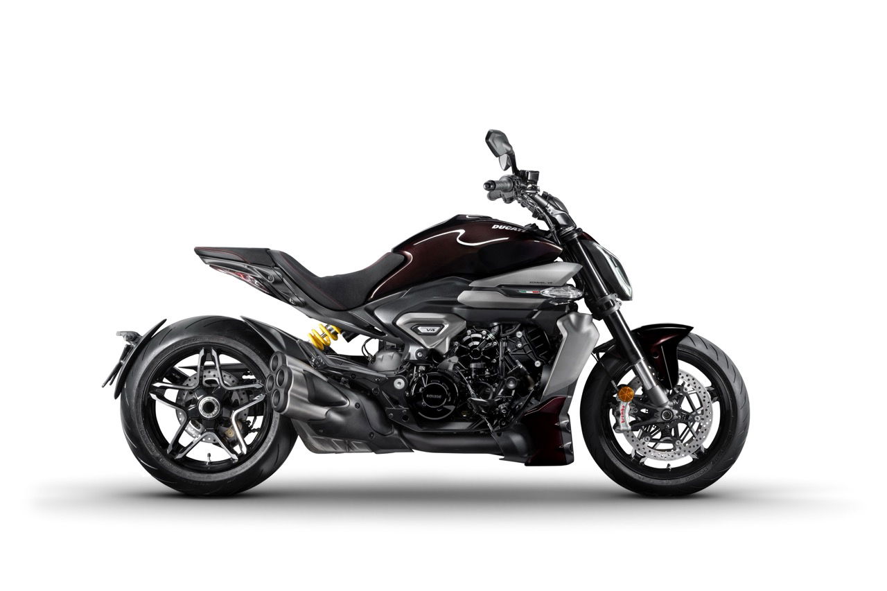 The Black Lava XDiavel V4